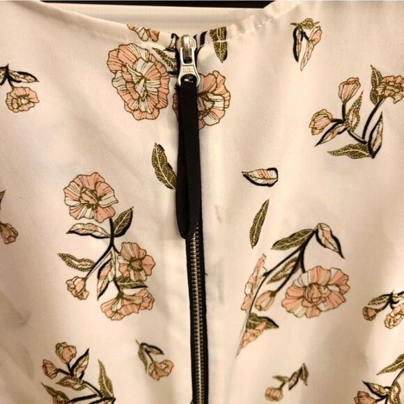 Motherhood Maternity Top Floral Zipper Piping Summer Sz L - Picture 10 of 12